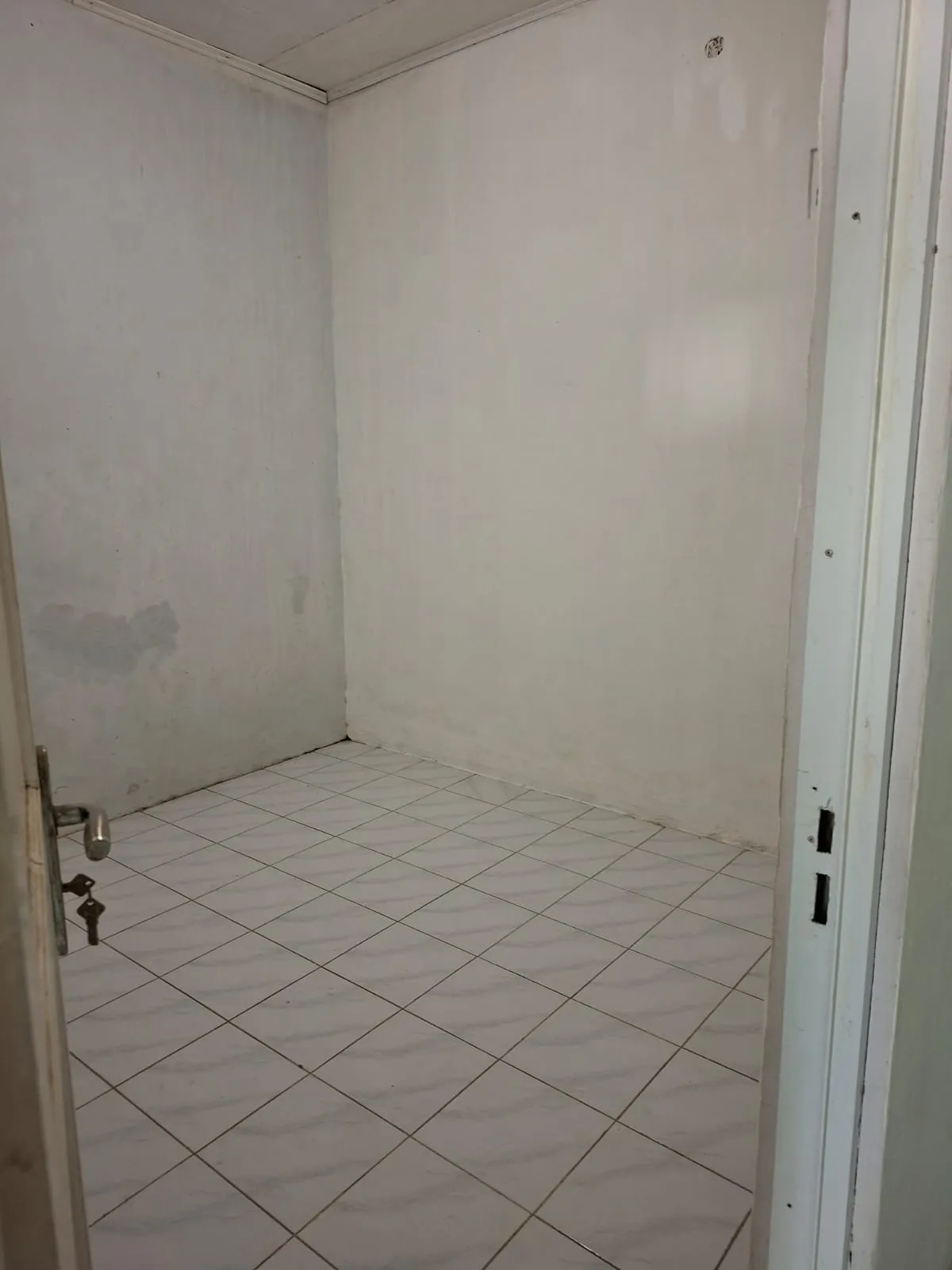 Kamar Tidur Belakang